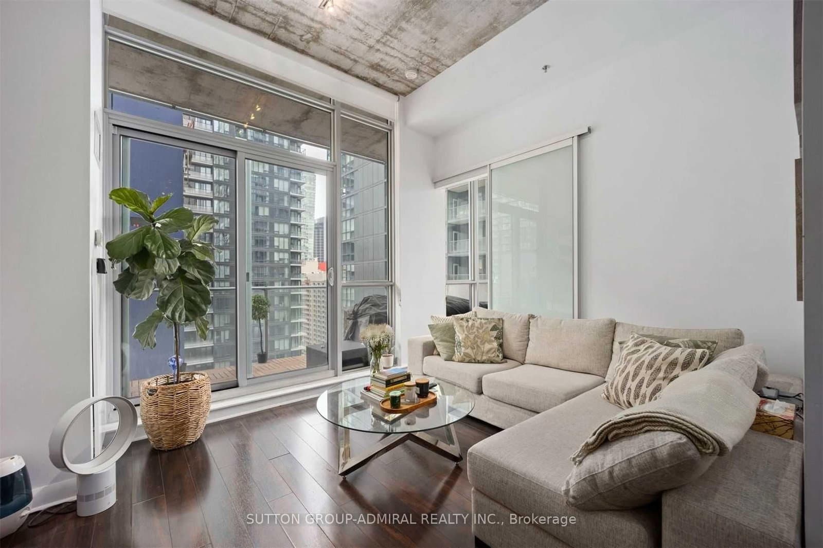 375 King Street W, Unit 1604 thumbnail 3