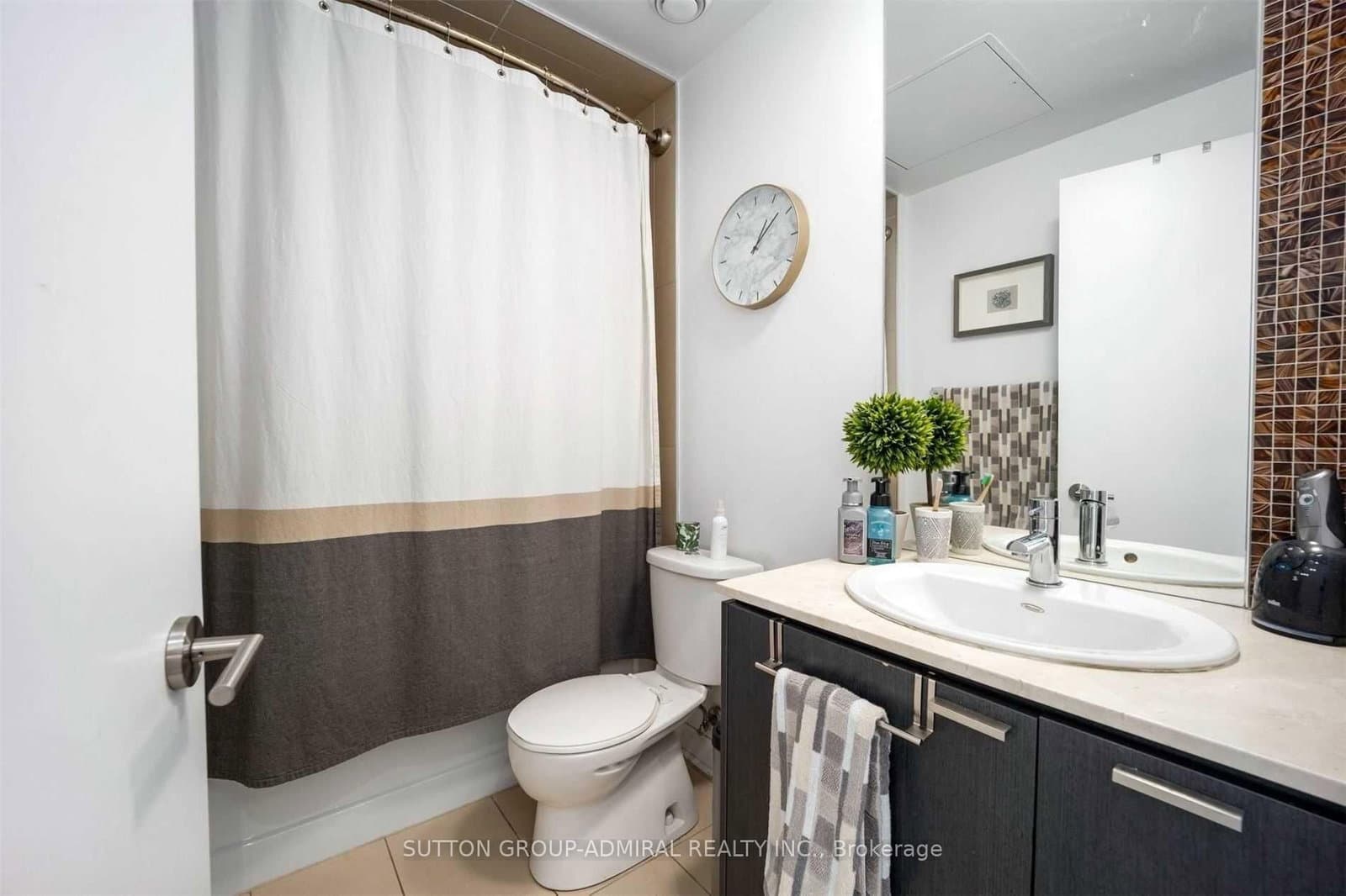 375 King Street W, Unit 1604 thumbnail 6