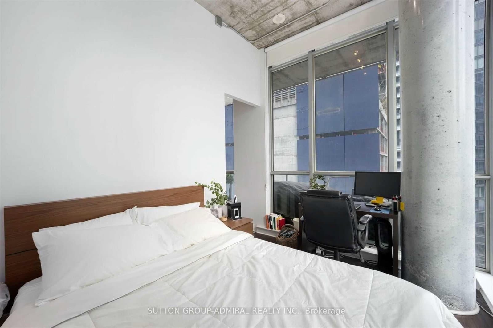 375 King Street W, Unit 1604 thumbnail 8