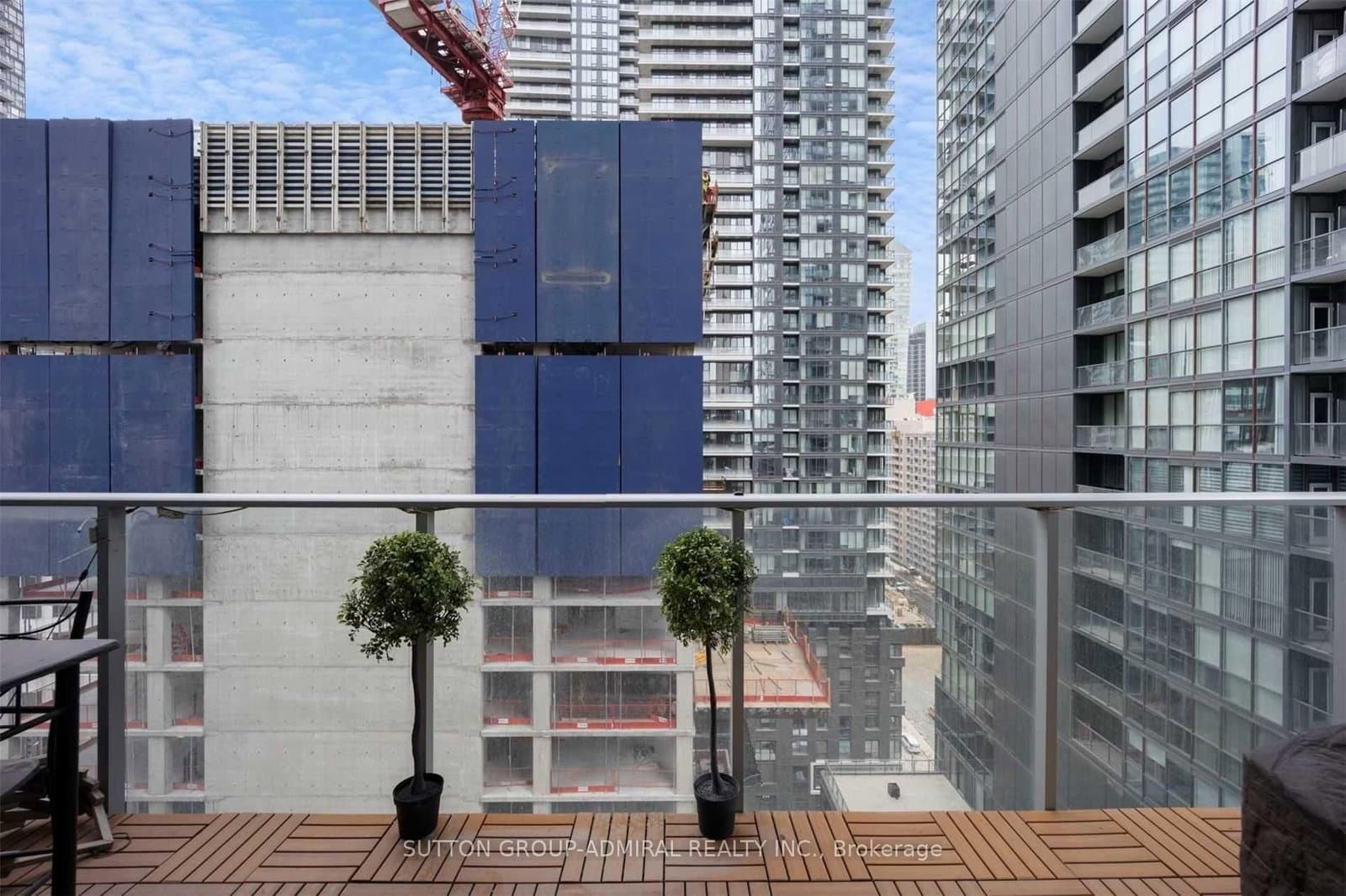 375 King Street W, Unit 1604 thumbnail 9