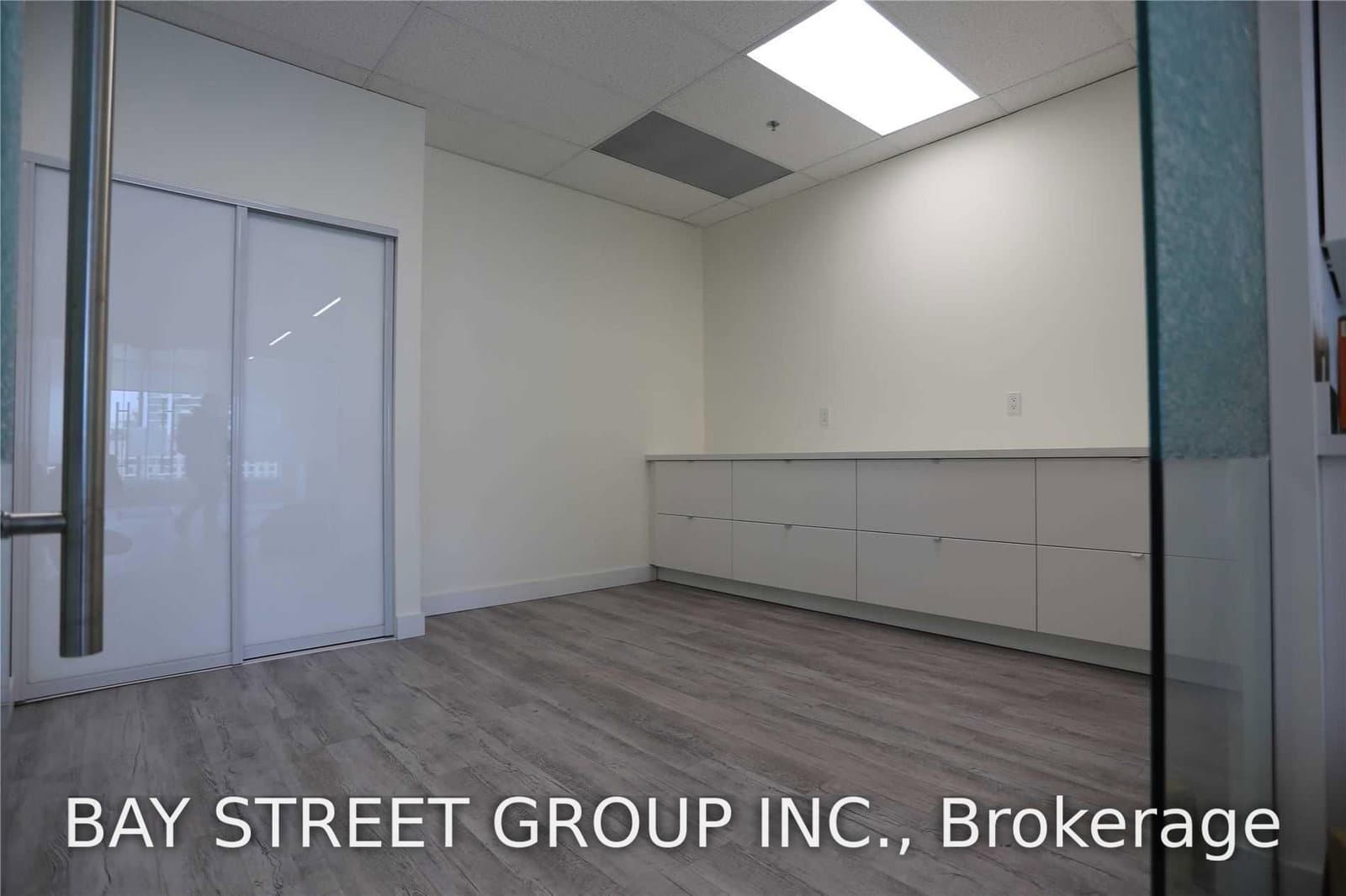 130 Queens Quay E, Unit 611 thumbnail 8