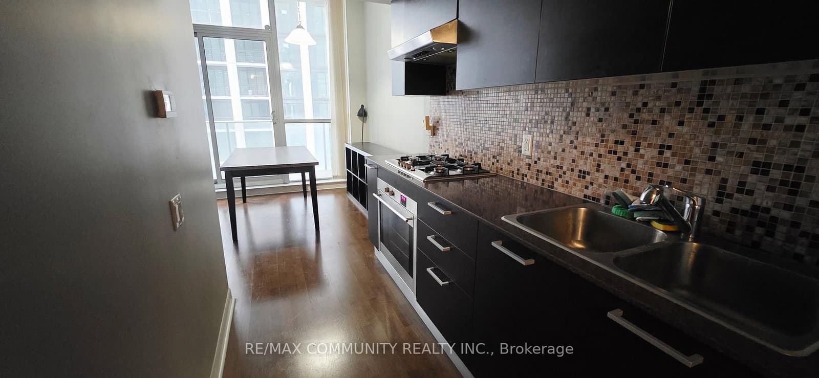375 King Street W, Unit 1708 thumbnail 13