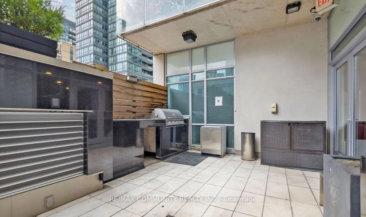 375 King Street W, Unit 1708 thumbnail 24