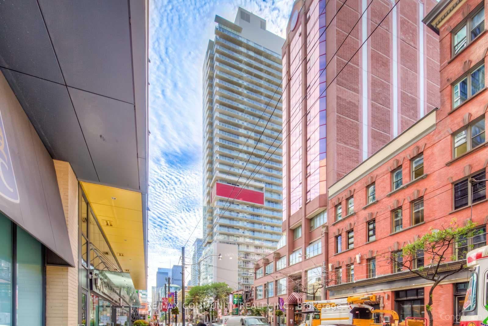 375 King Street W, Unit 1708 thumbnail 3