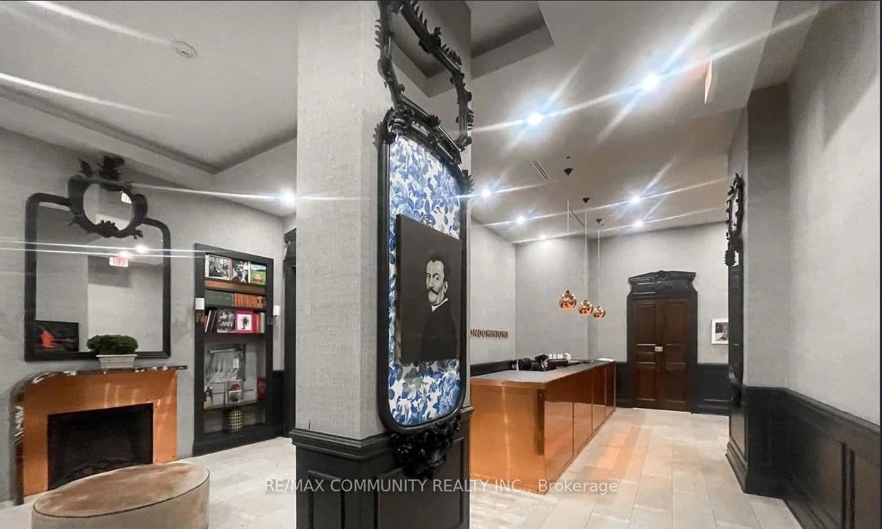 375 King Street W, Unit 1708 thumbnail 6
