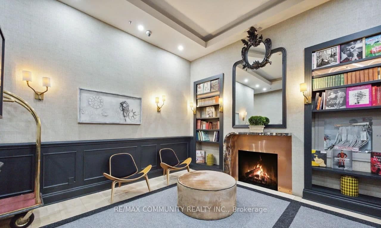 375 King Street W, Unit 1708 thumbnail 7