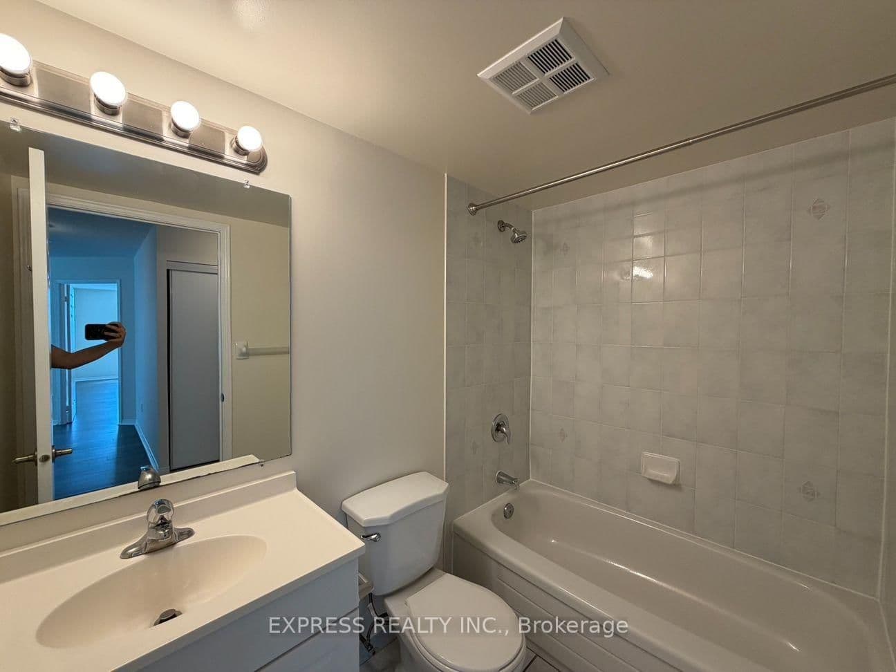 39 Pemberton Avenue, Unit 715 thumbnail 11
