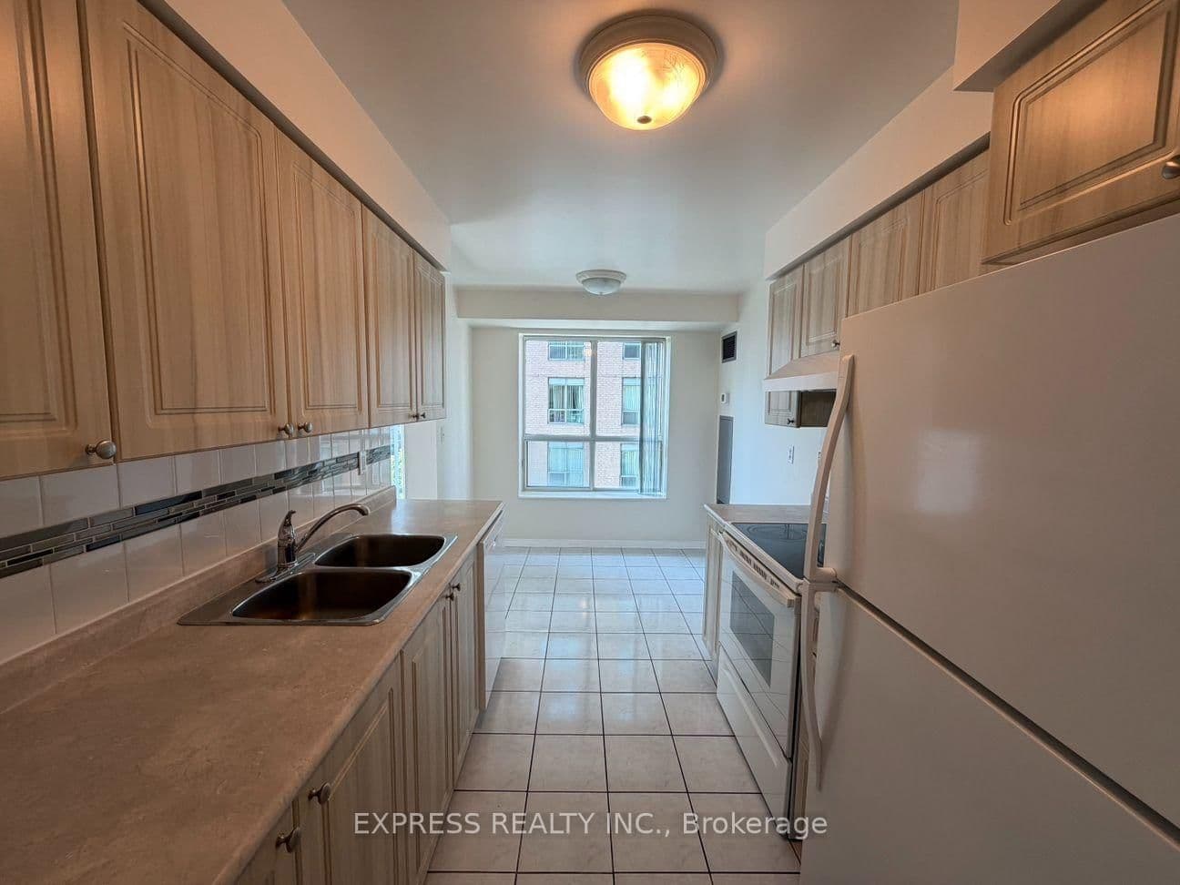 39 Pemberton Avenue, Unit 715 thumbnail 2