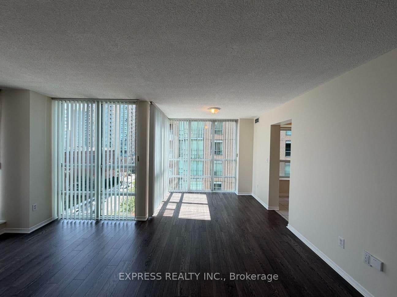 39 Pemberton Avenue, Unit 715 thumbnail 5