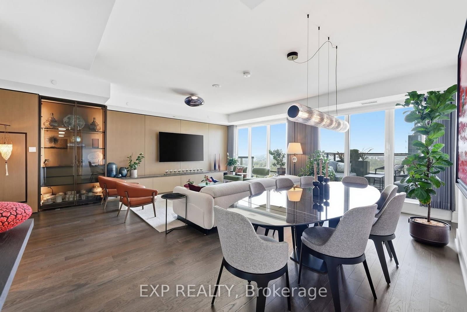 30 Inn On The Park Drive, Unit 2301