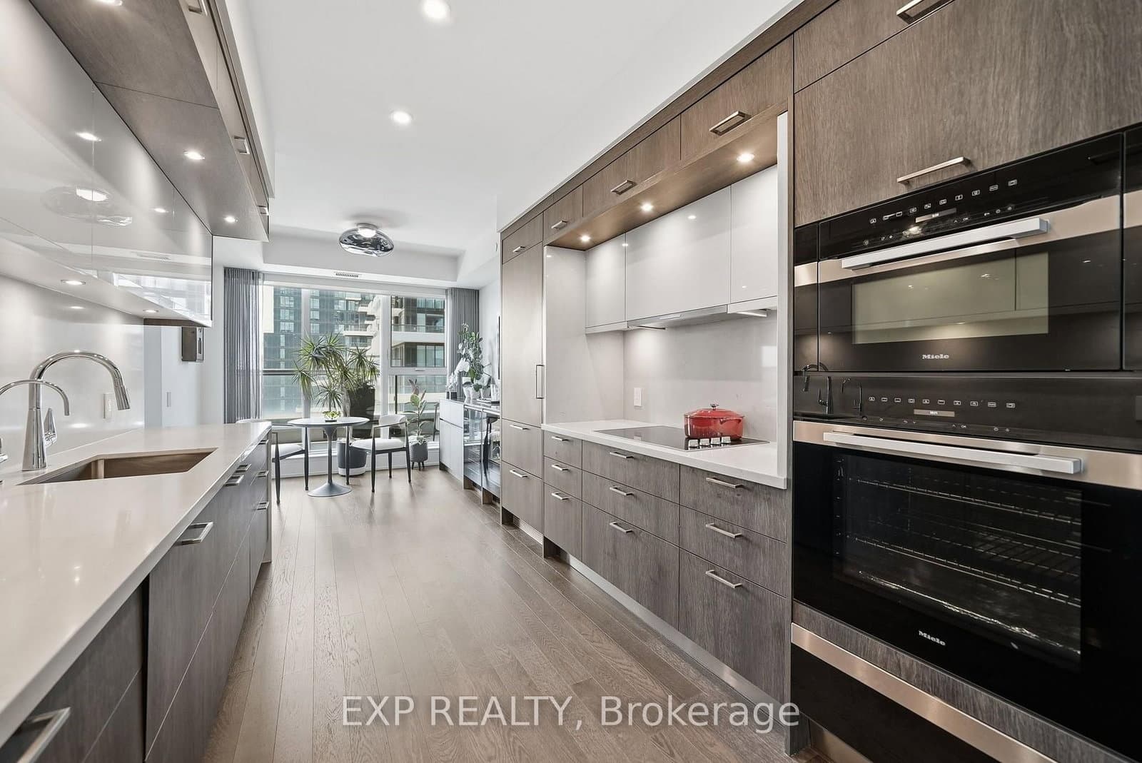 30 Inn On The Park Drive, Unit 2301 thumbnail 7
