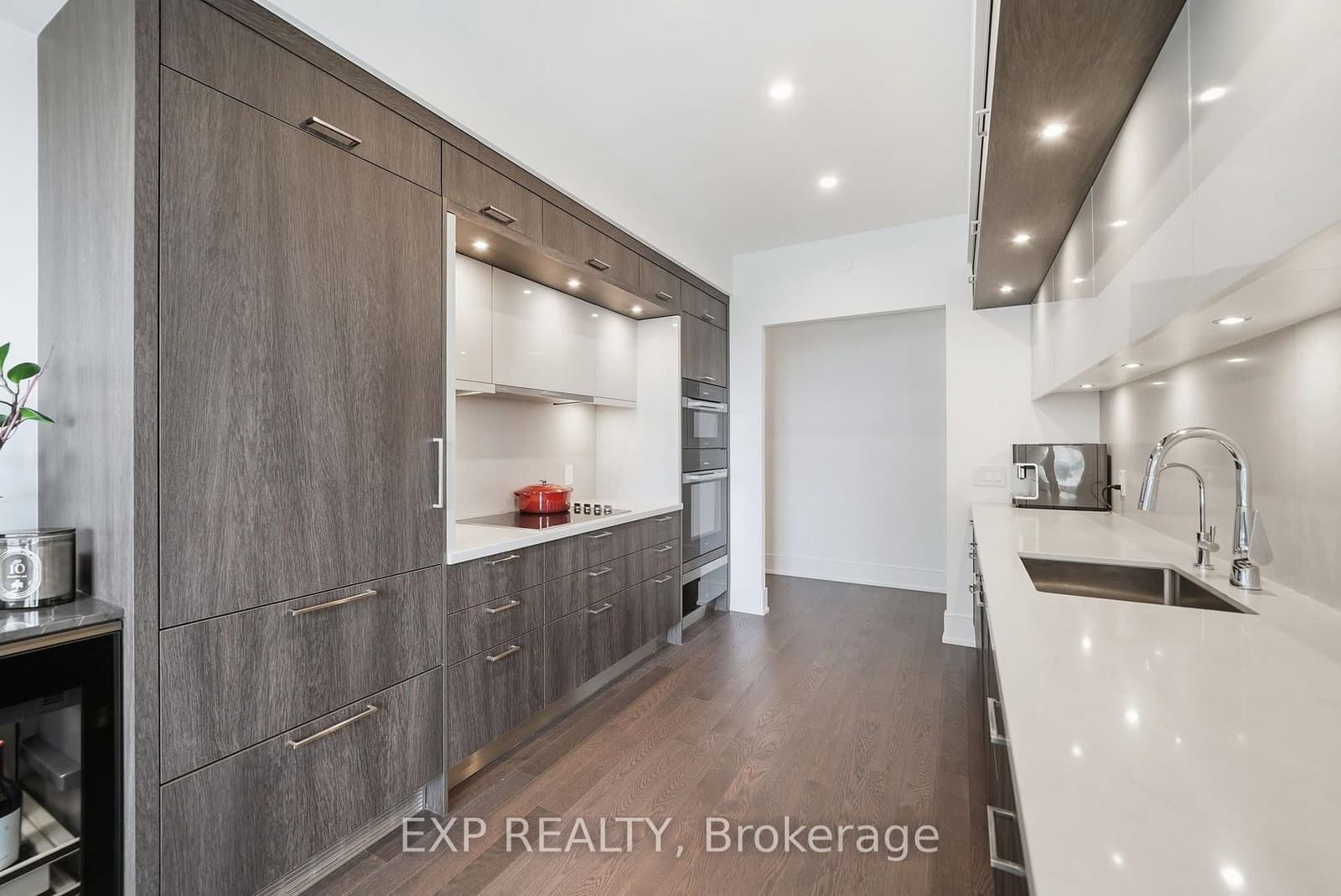 30 Inn On The Park Drive, Unit 2301 thumbnail 8