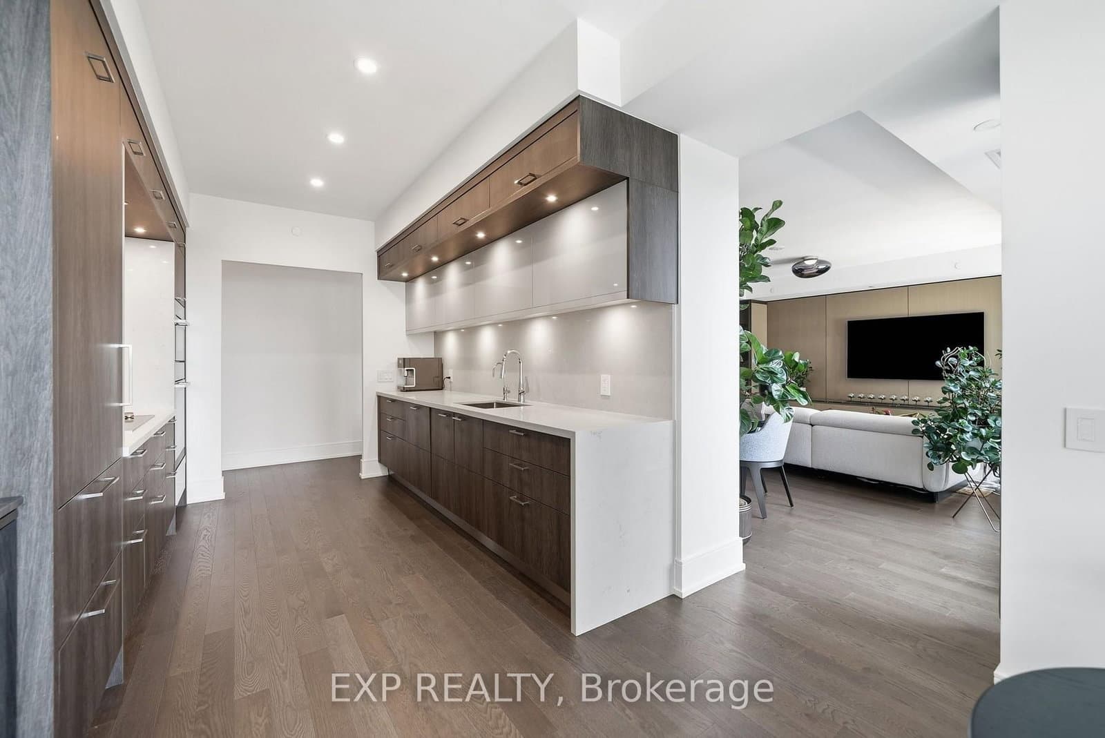 30 Inn On The Park Drive, Unit 2301 thumbnail 9