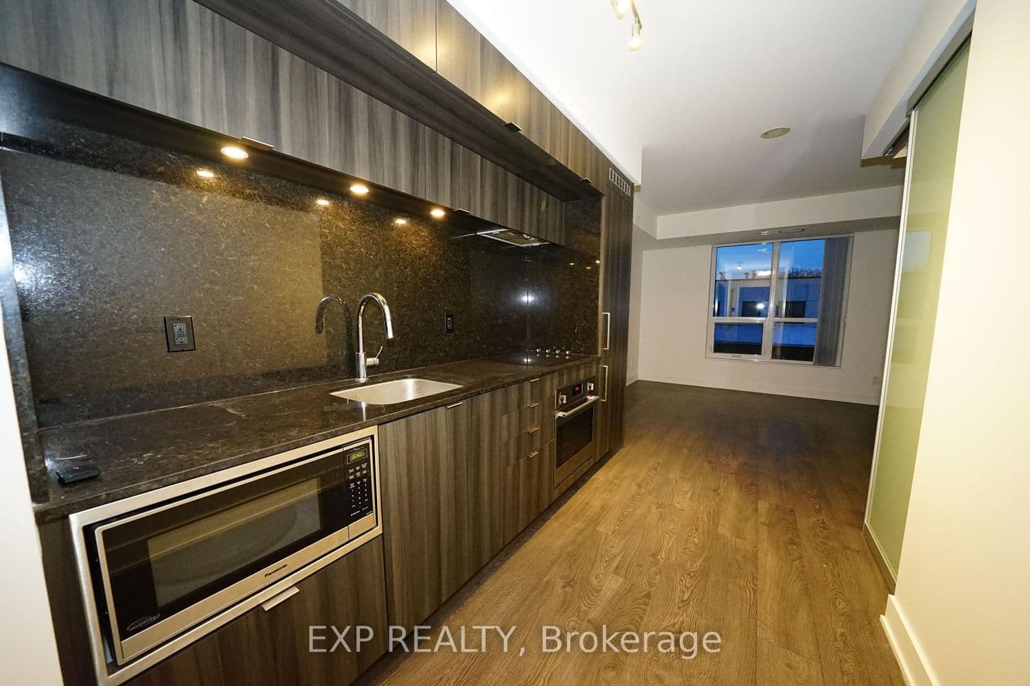 38 Cameron Street, Unit 307 thumbnail 2