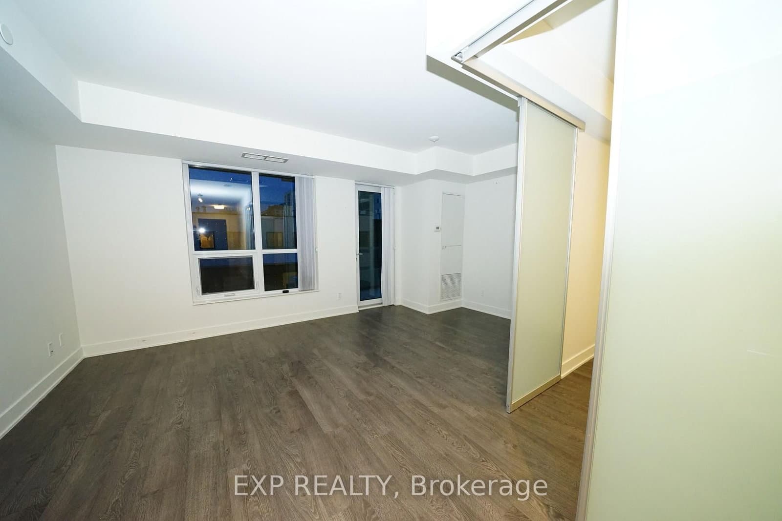 38 Cameron Street, Unit 307 thumbnail 3
