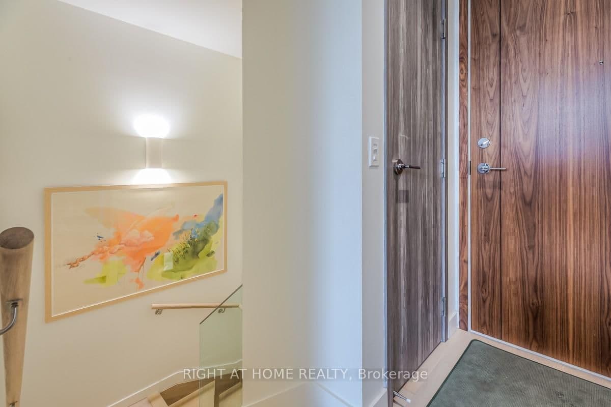 95 McMahon Drive, Unit 511 thumbnail 21