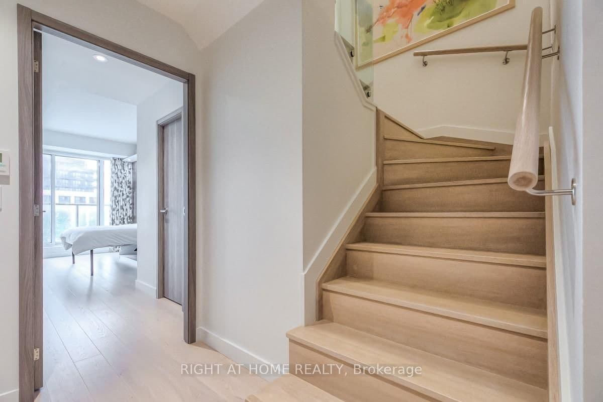 95 McMahon Drive, Unit 511 thumbnail 22