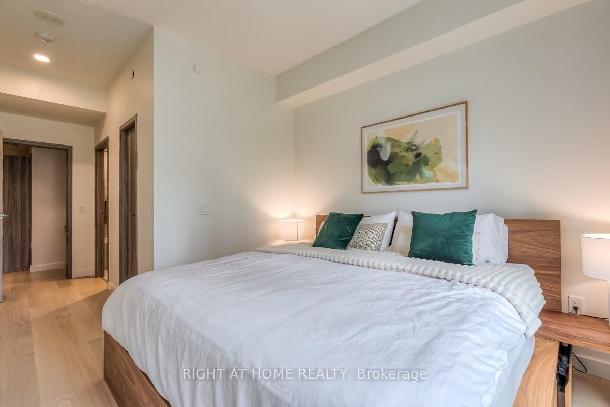 95 McMahon Drive, Unit 511 thumbnail 24