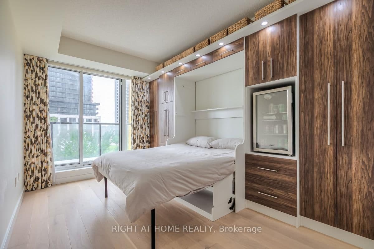 95 McMahon Drive, Unit 511 thumbnail 27