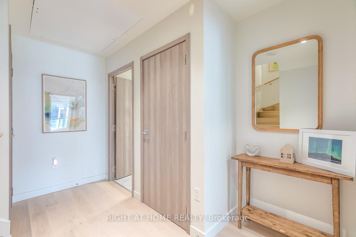 95 McMahon Drive, Unit 511 thumbnail 30