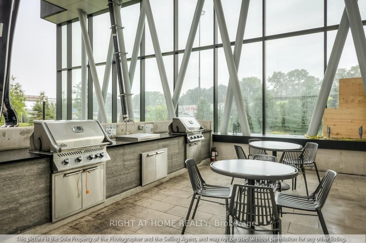 95 McMahon Drive, Unit 511 thumbnail 34