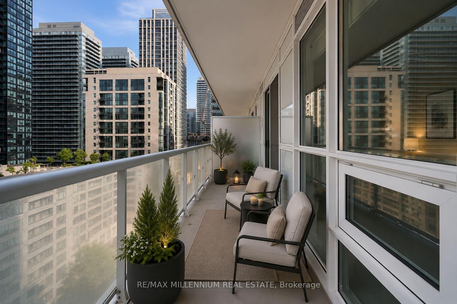 101 Erskine Avenue, Unit 1105 thumbnail 22