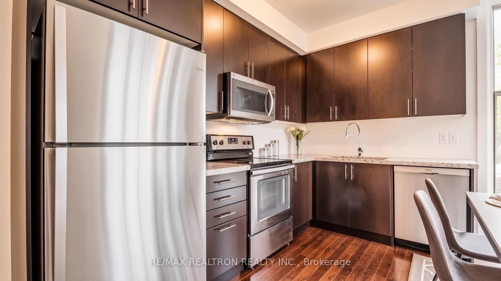 23 Eldora Avenue, Unit 112 thumbnail 2
