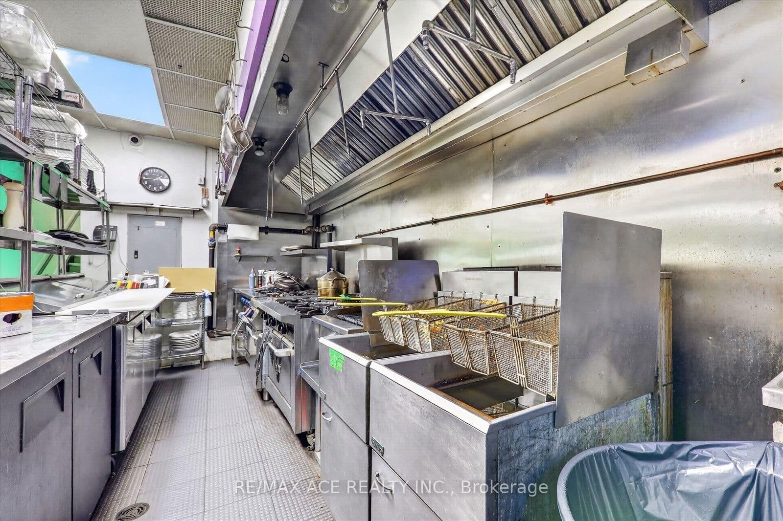 502 Queen Street W thumbnail 22