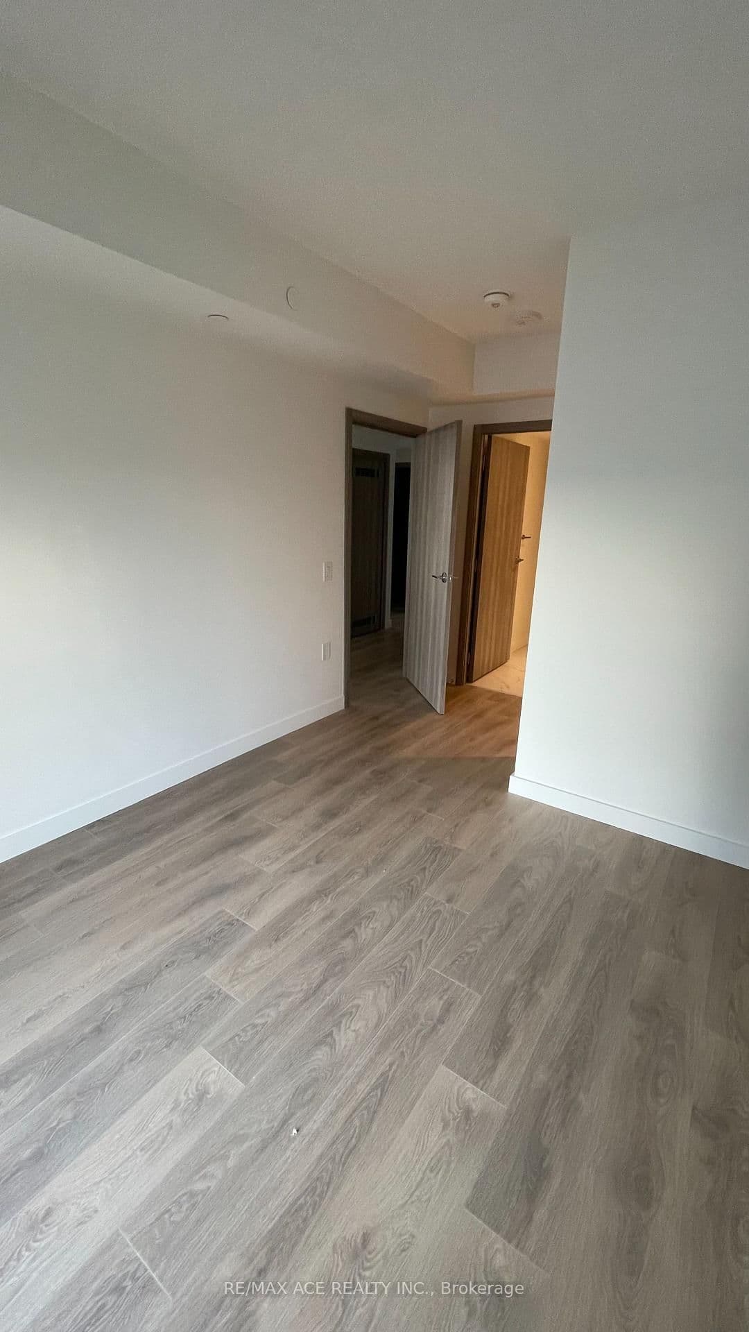 38 Widmer Street, Unit 4011 thumbnail 11