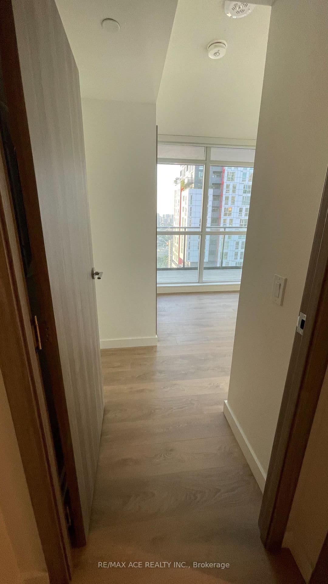 38 Widmer Street, Unit 4011 thumbnail 13