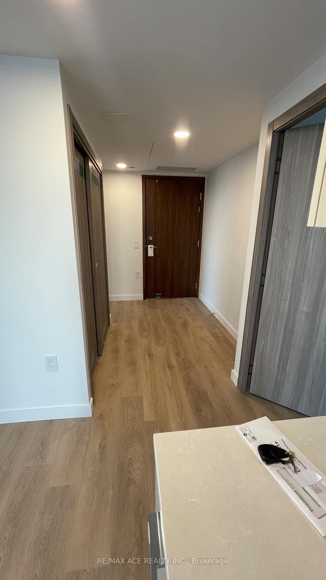 38 Widmer Street, Unit 4011 thumbnail 4