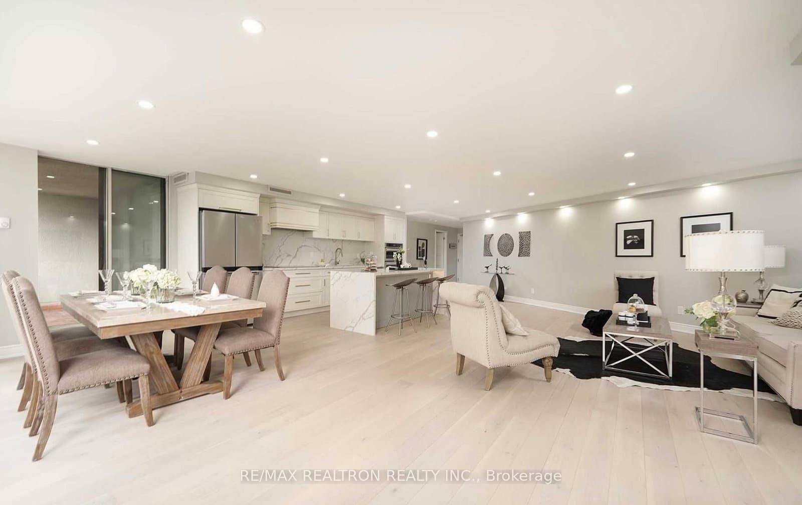 #502 - 85 Skymark Drive