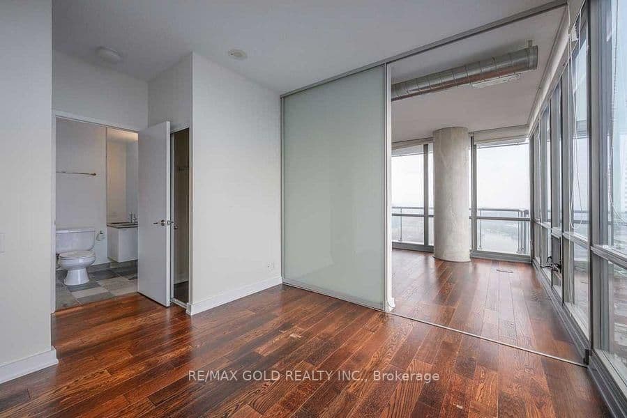 33 Mill Street, Unit 1904 thumbnail 15