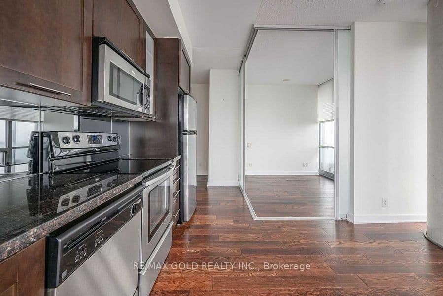 33 Mill Street, Unit 1904 thumbnail 6