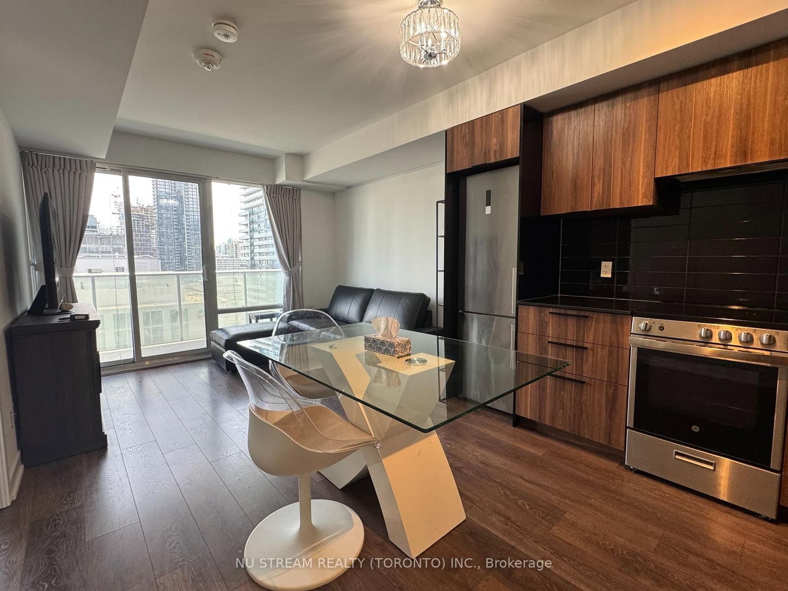 501 Yonge Street, Unit 1710 thumbnail 7