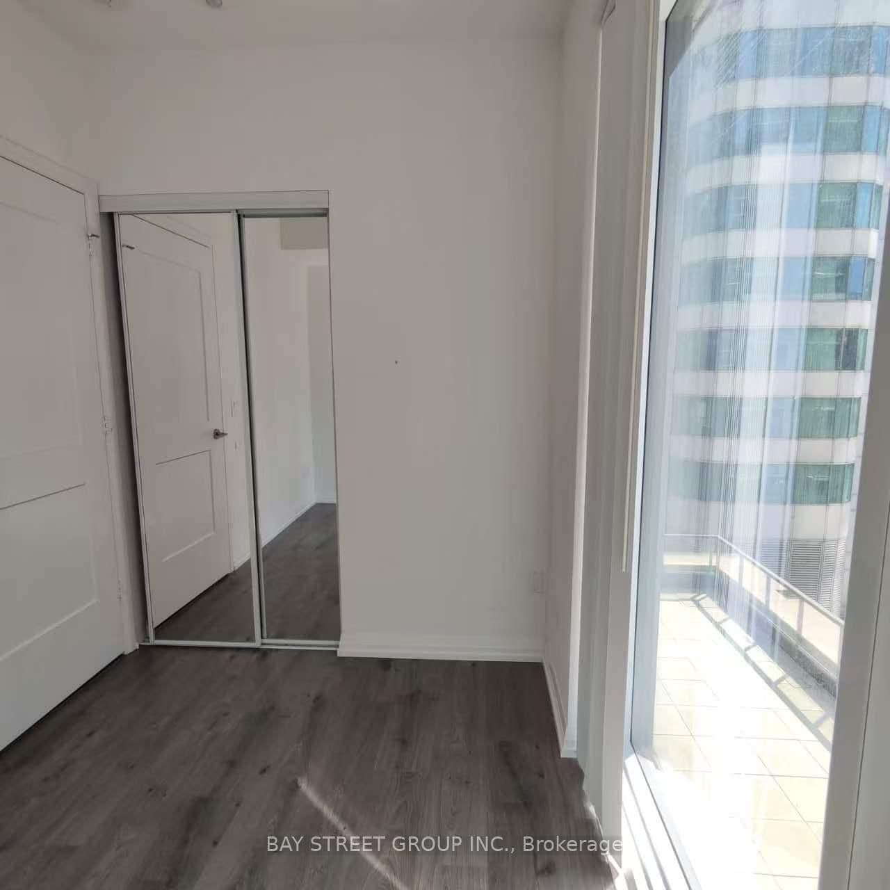 8 Widmer Street, Unit 1612 thumbnail 13