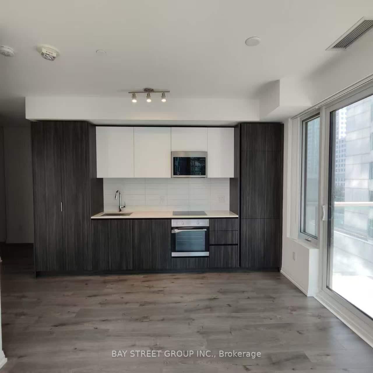 8 Widmer Street, Unit 1612 thumbnail 17
