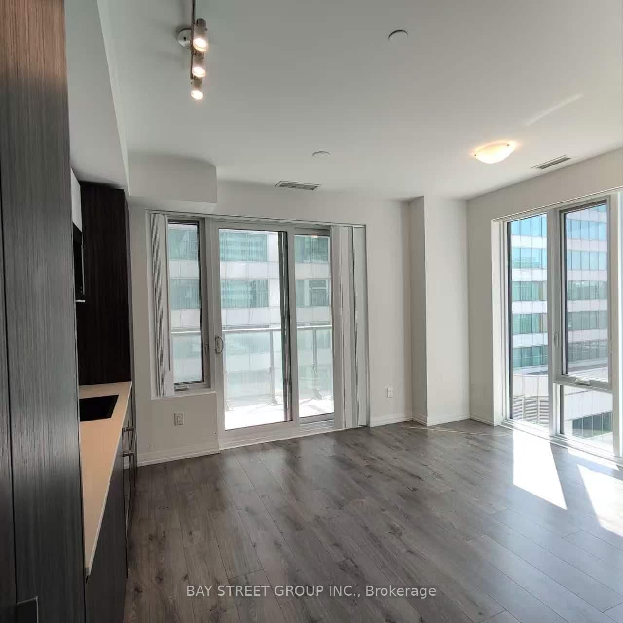 8 Widmer Street, Unit 1612 thumbnail 4
