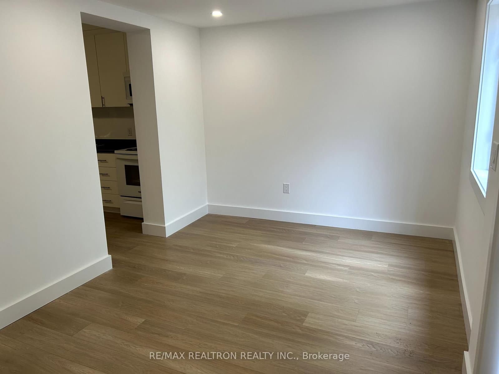 1293 Gerrard Street E, Unit 1 thumbnail 2