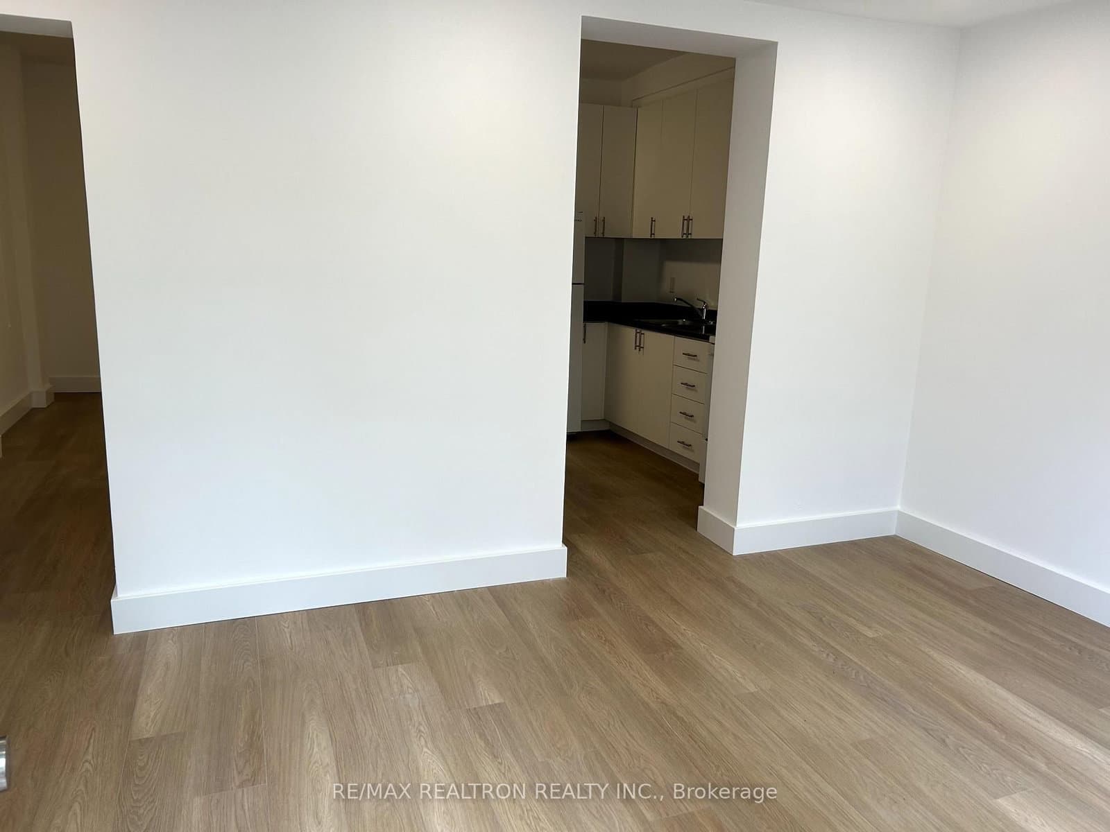 1293 Gerrard Street E, Unit 1 thumbnail 3