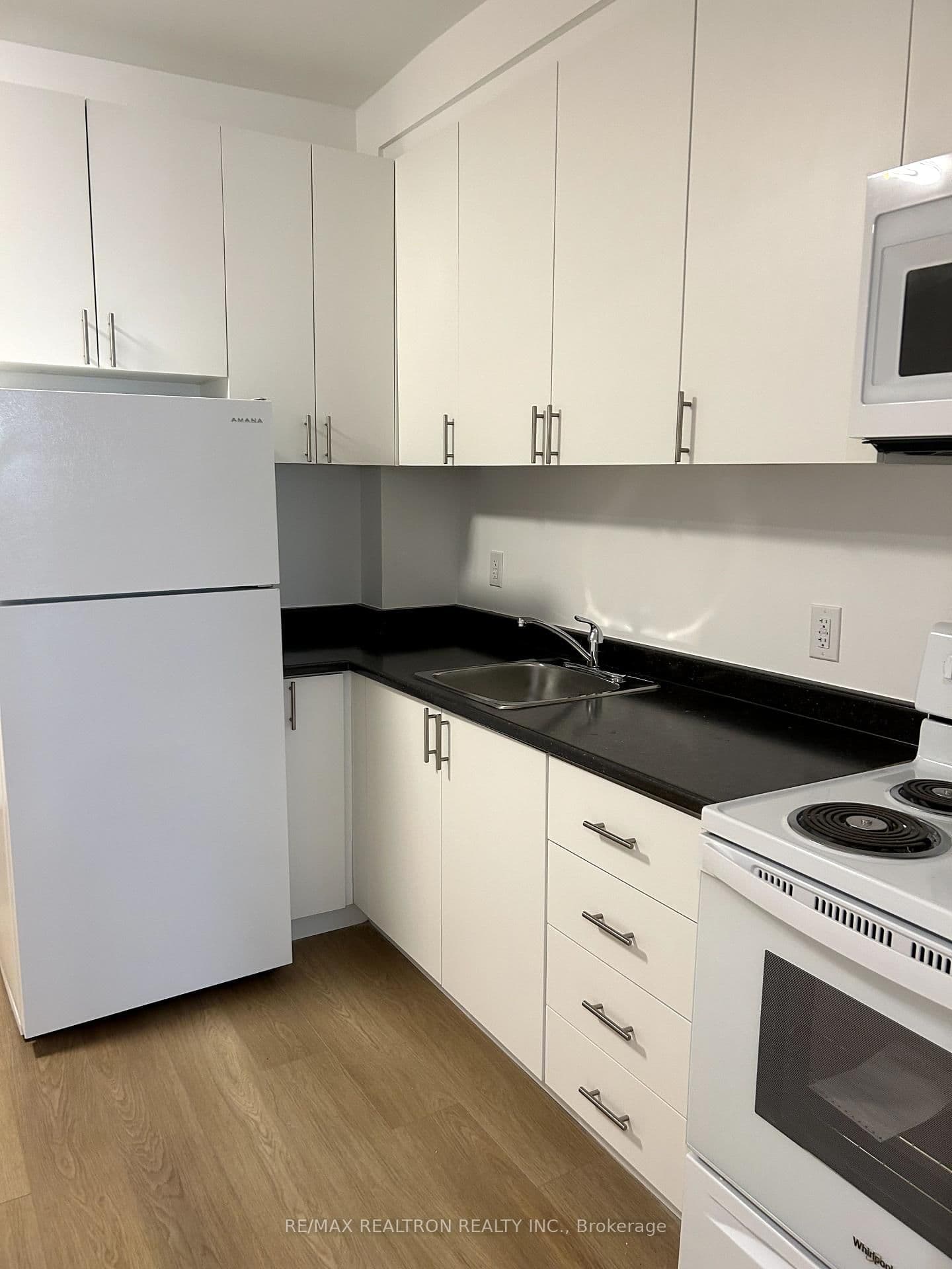 1293 Gerrard Street E, Unit 1 thumbnail 7