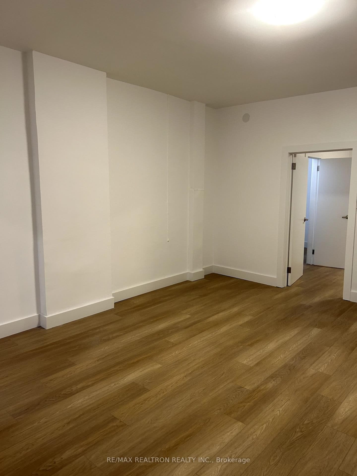 1293 Gerrard Street E, Unit 1 thumbnail 9