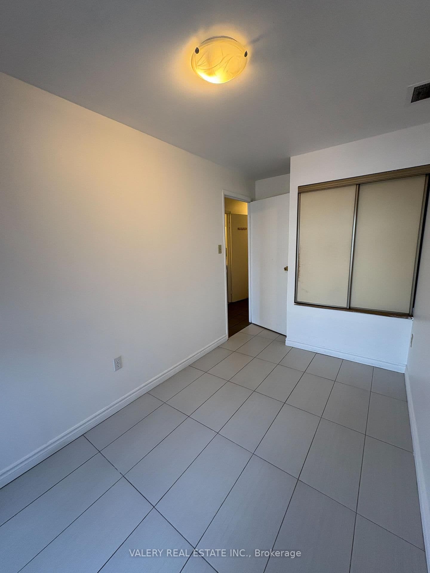 603 Gerrard Street E, Unit 2 thumbnail 12