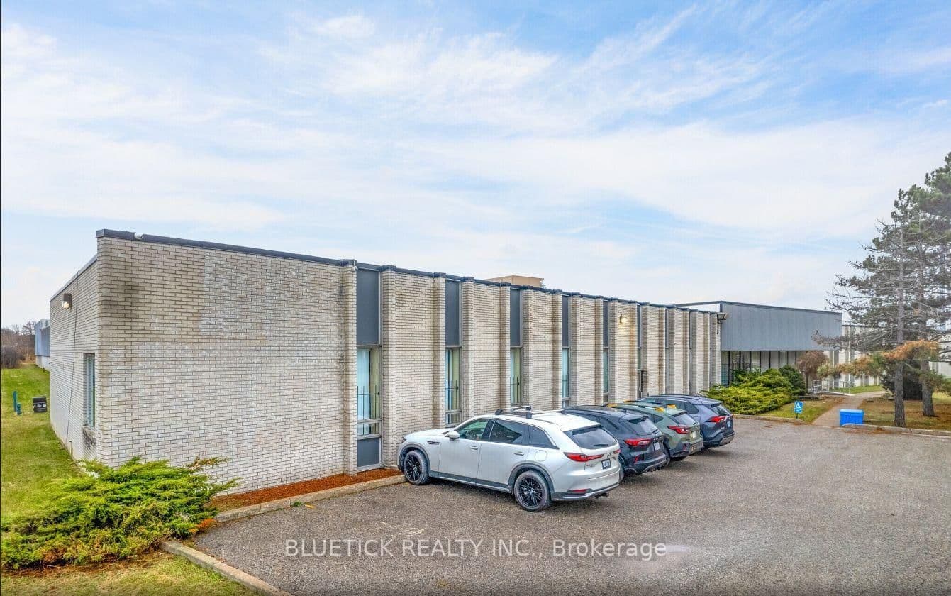 44 Rolark Drive, Unit 1 thumbnail 3