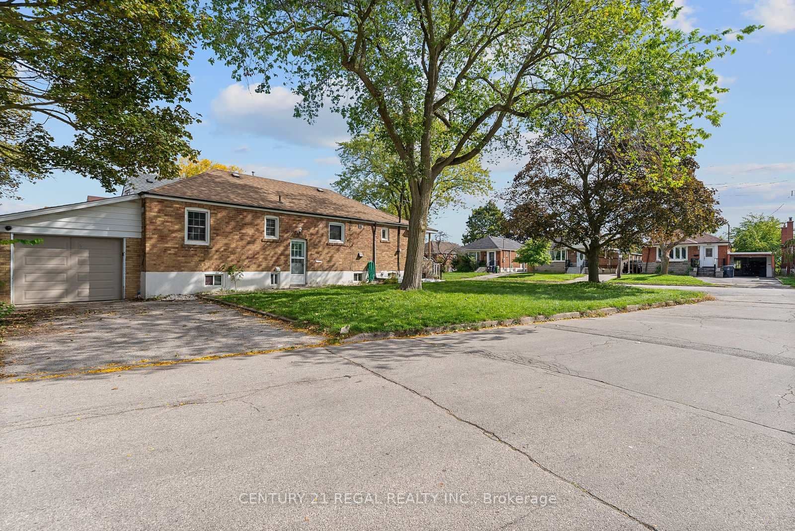 106 FLORA Drive thumbnail 3