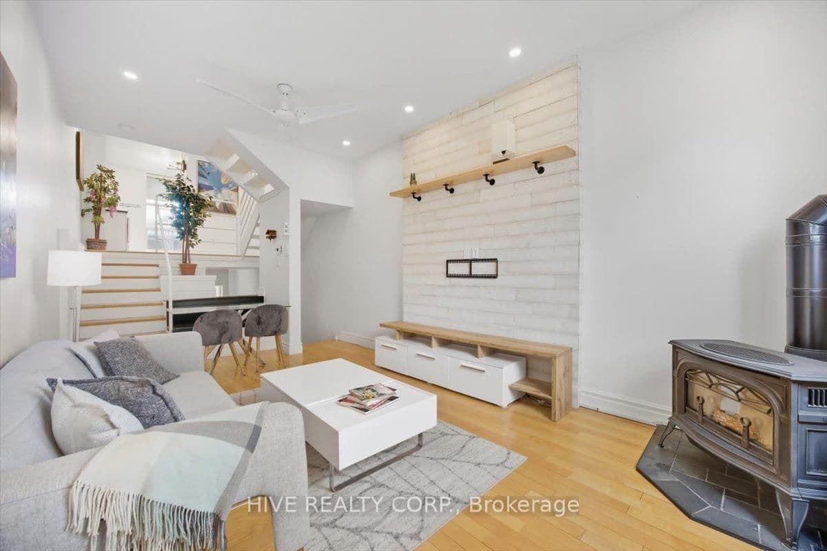 957 Broadview Avenue, Unit D thumbnail 13