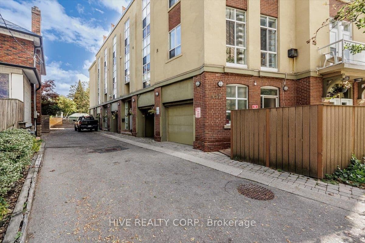 957 Broadview Avenue, Unit D thumbnail 3
