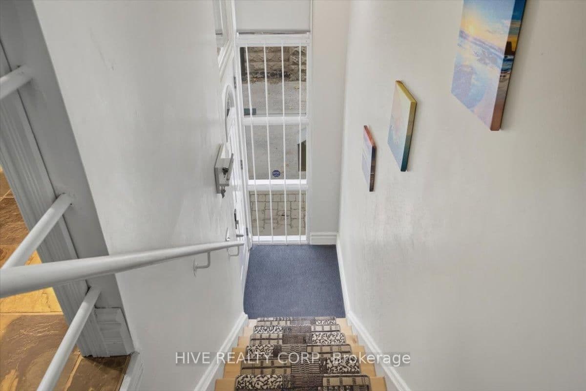 957 Broadview Avenue, Unit D thumbnail 7
