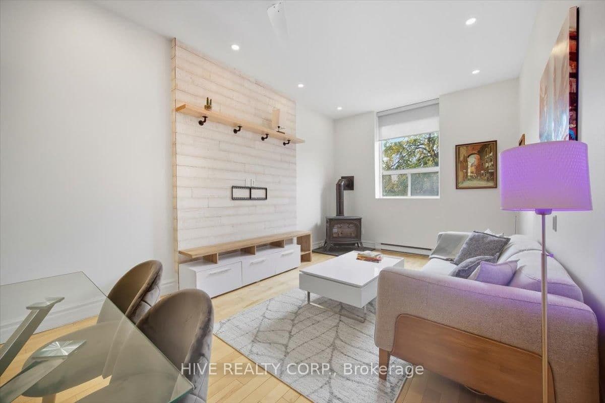 957 Broadview Avenue, Unit D thumbnail 9