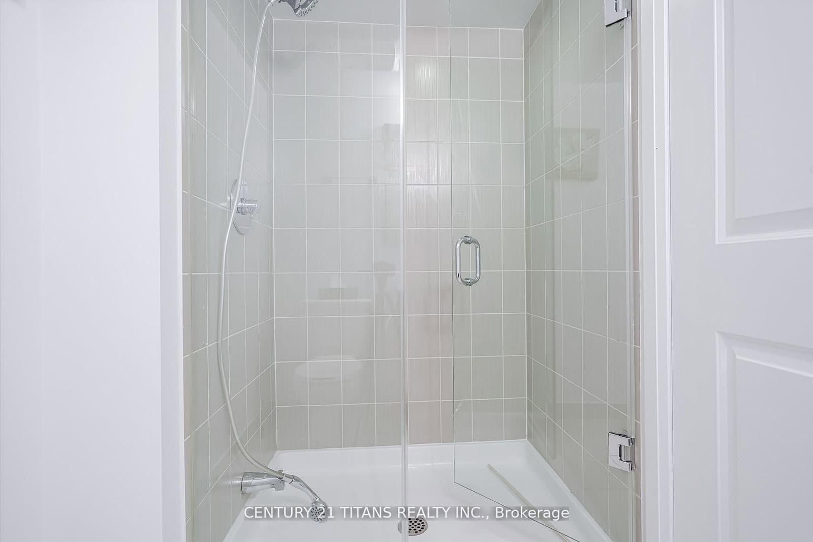 30 Meadowglen Place, Unit 203 thumbnail 15